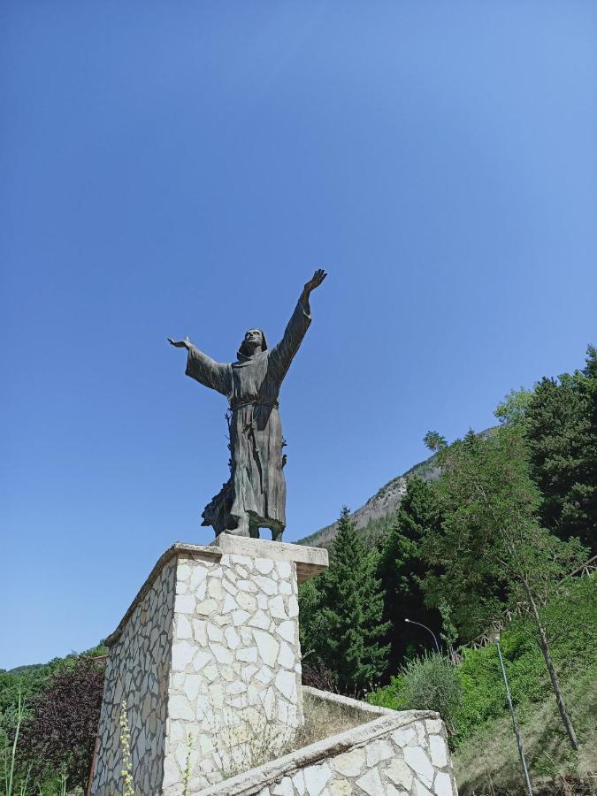 Villa Musica E Poesia Da Battisti Ida à Poggio Bustone Extérieur photo